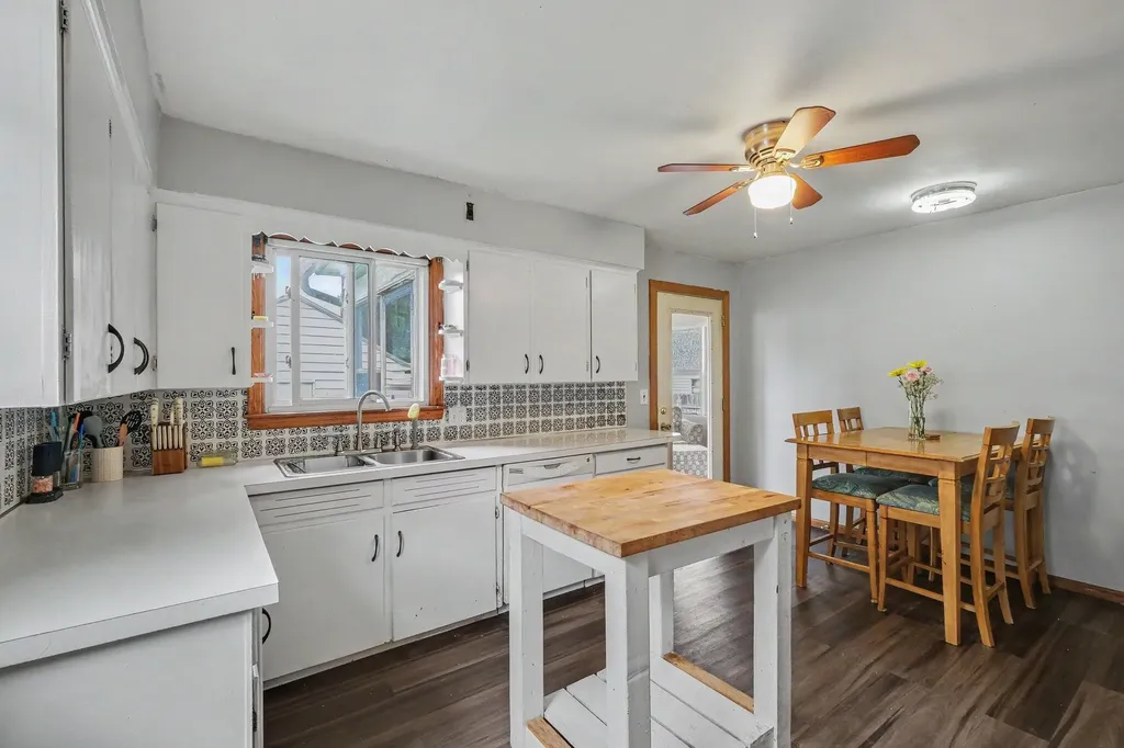 227 Leyden Avenue SW Grand Rapids City MI 49504