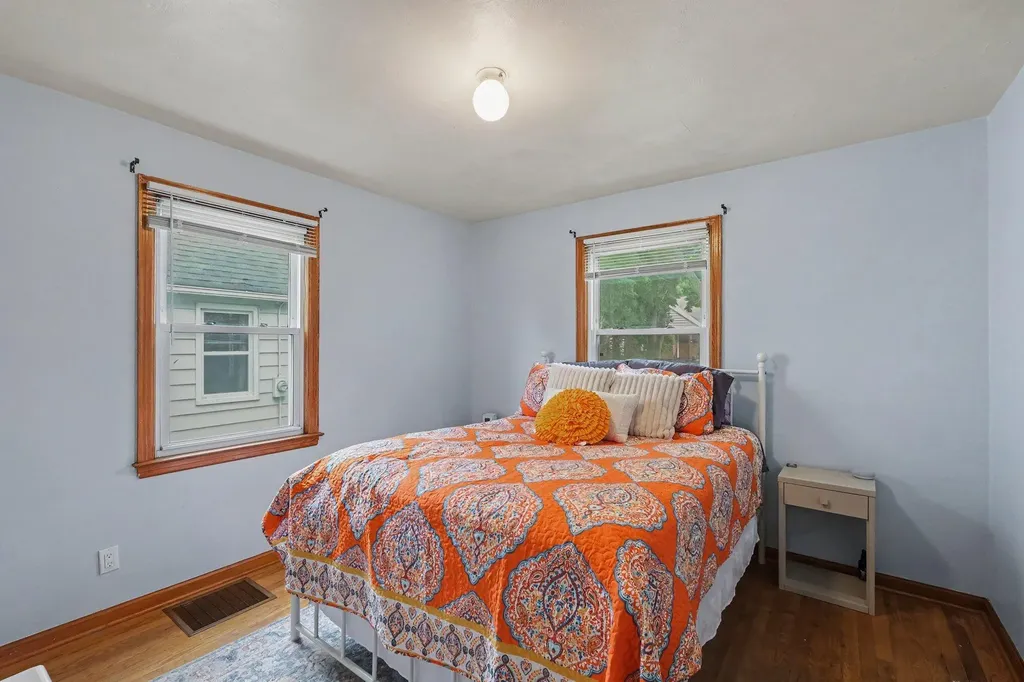 227 Leyden Avenue SW Grand Rapids City MI 49504