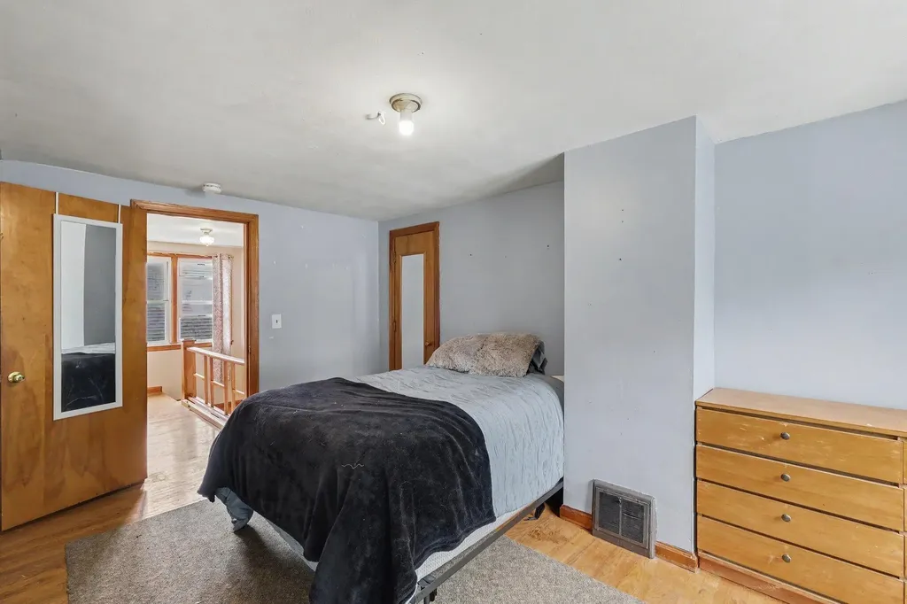227 Leyden Avenue SW Grand Rapids City MI 49504