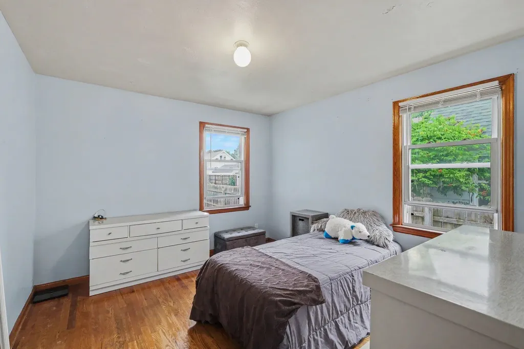 227 Leyden Avenue SW Grand Rapids City MI 49504