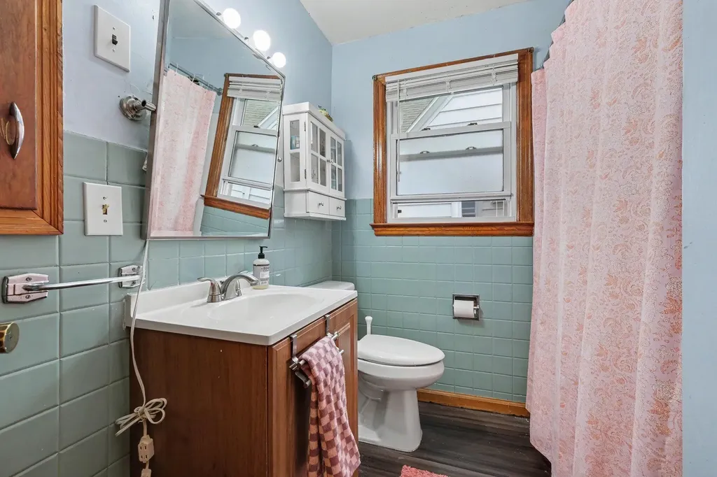 227 Leyden Avenue SW Grand Rapids City MI 49504