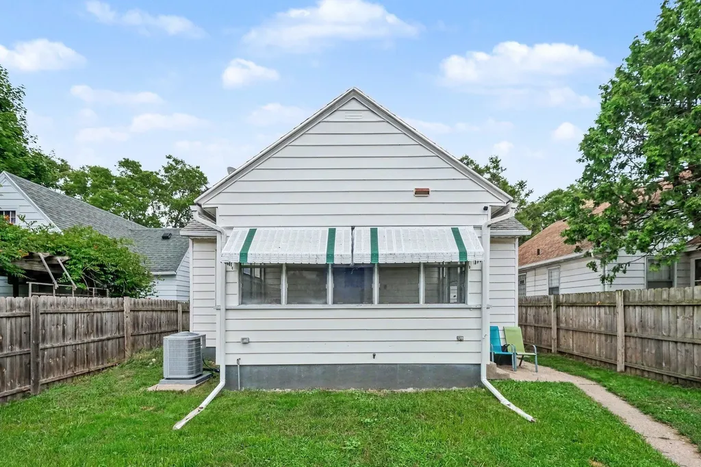 227 Leyden Avenue SW Grand Rapids City MI 49504