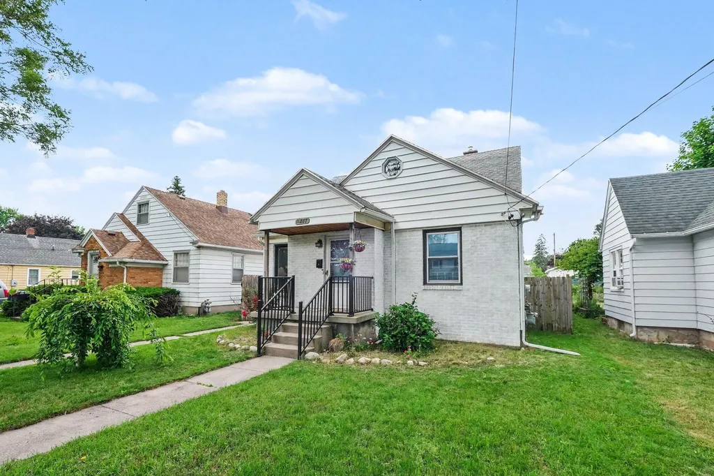227 Leyden Avenue SW Grand Rapids City MI 49504