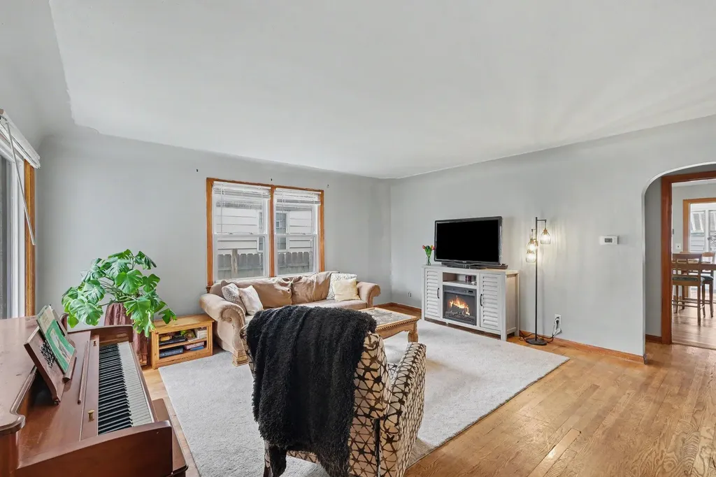 227 Leyden Avenue SW Grand Rapids City MI 49504