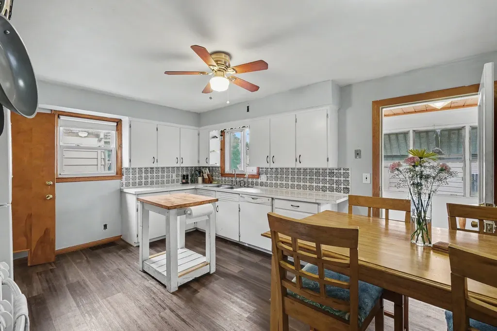 227 Leyden Avenue SW Grand Rapids City MI 49504
