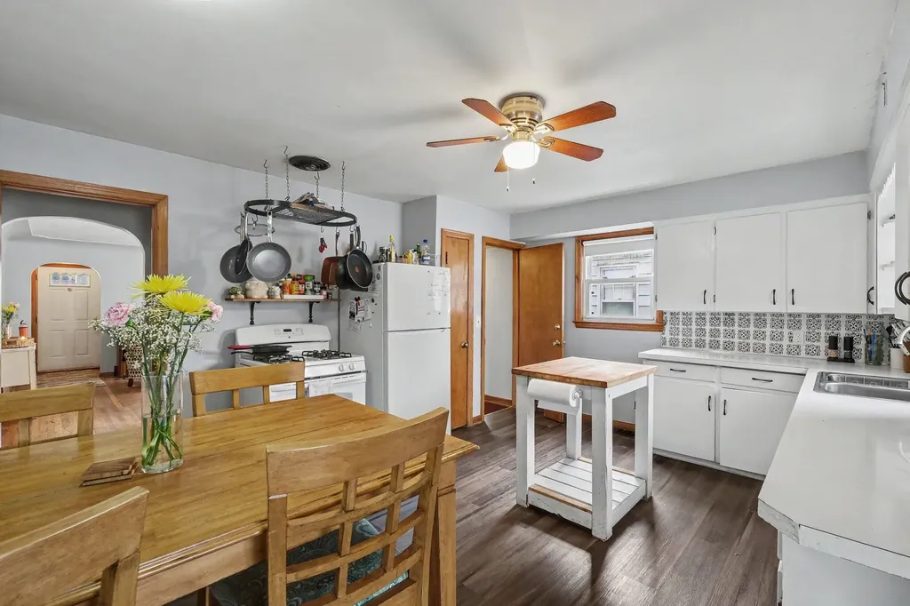 227 Leyden Avenue SW Grand Rapids City MI 49504