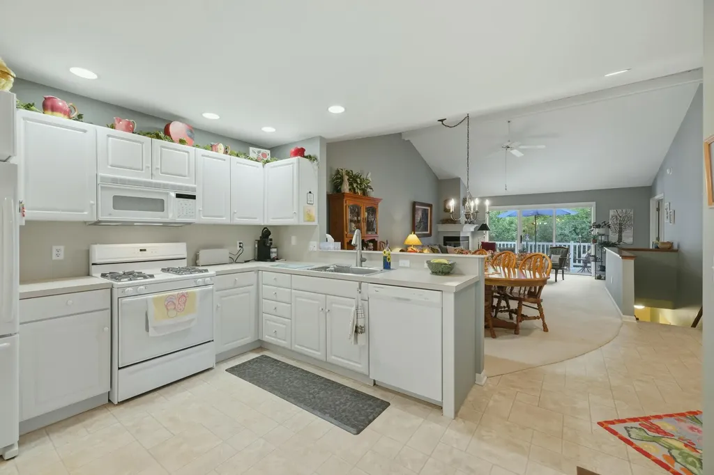 2203 Shetland Drive NE Grand Rapids City MI 49505