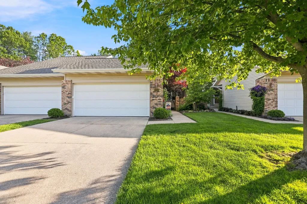 2203 Shetland Drive NE Grand Rapids City MI 49505