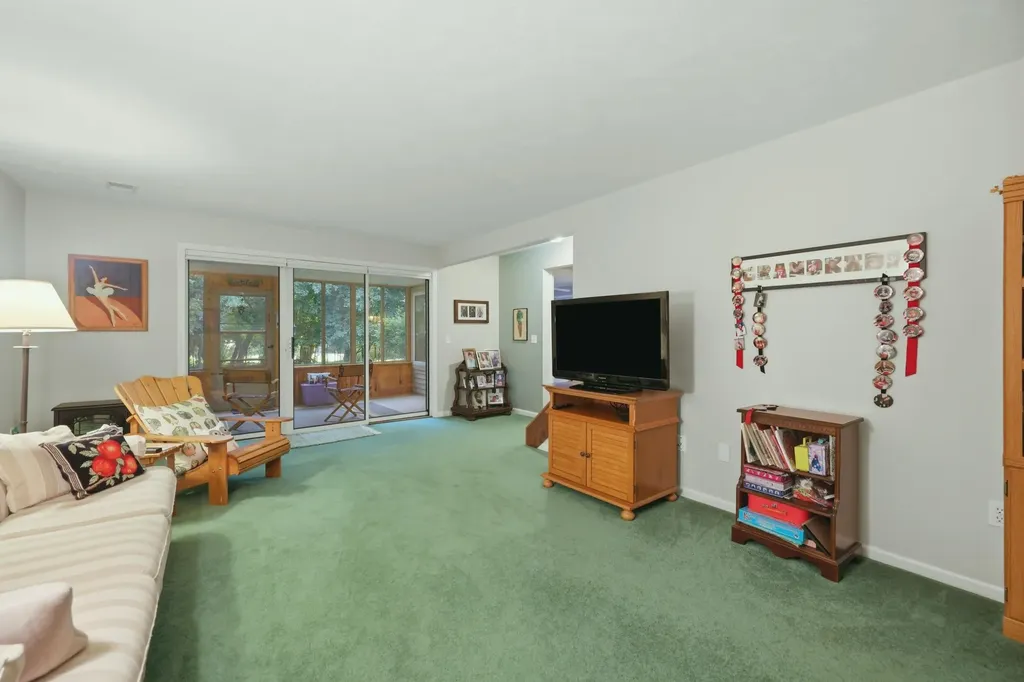 2203 Shetland Drive NE Grand Rapids City MI 49505