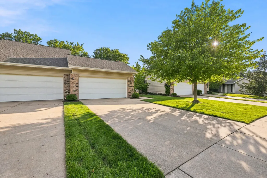 2203 Shetland Drive NE Grand Rapids City MI 49505