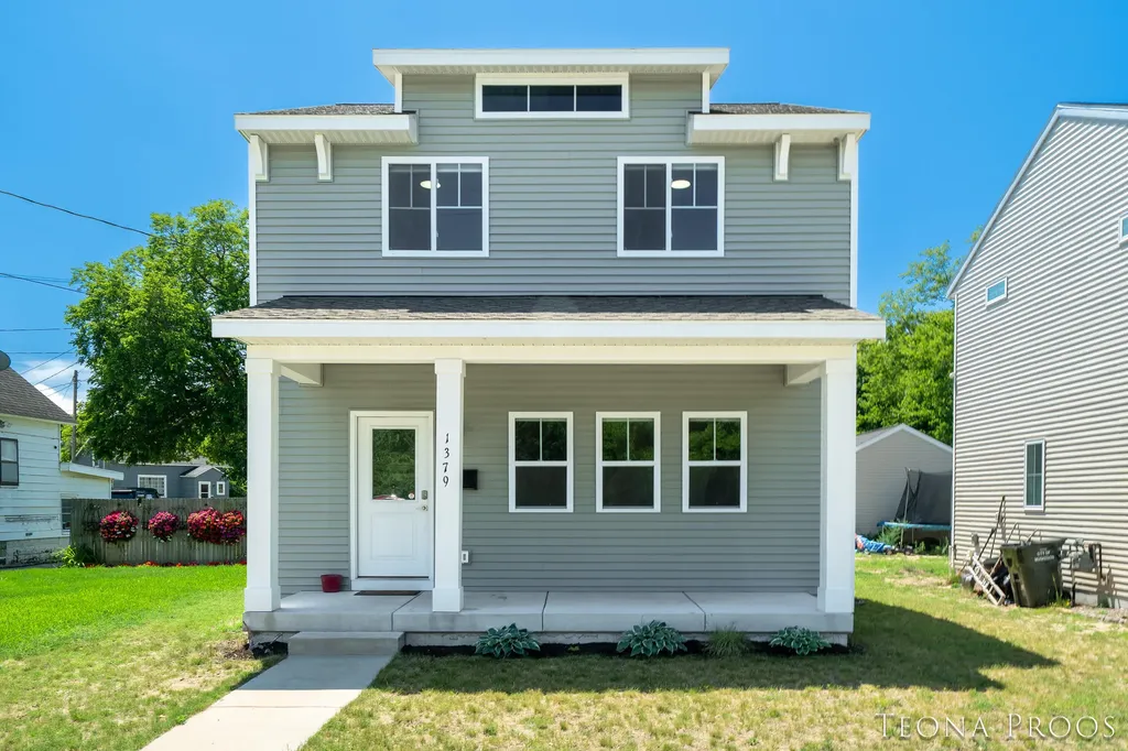 1379 Pine Street Muskegon City MI 49442
