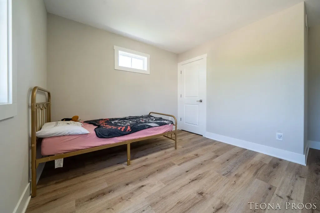 1379 Pine Street Muskegon City MI 49442