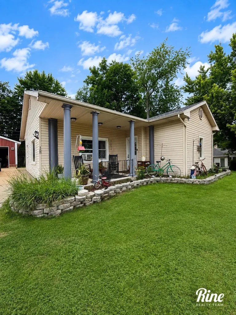 18 Grand Avenue Niles City MI 49120