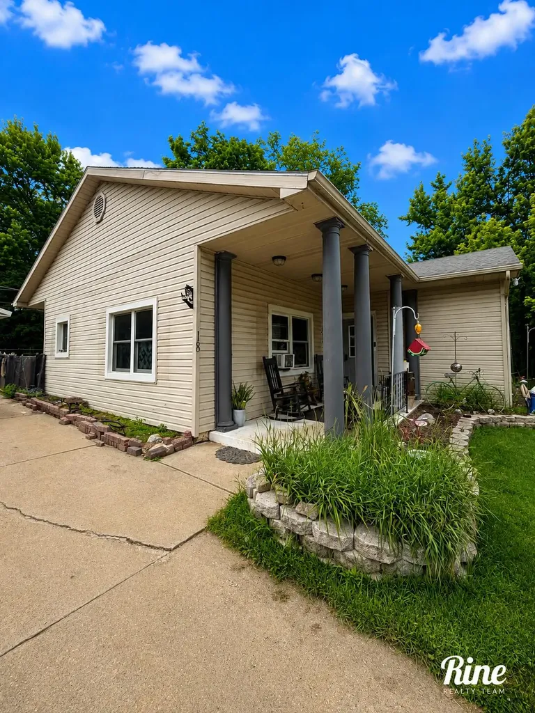 18 Grand Avenue Niles City MI 49120