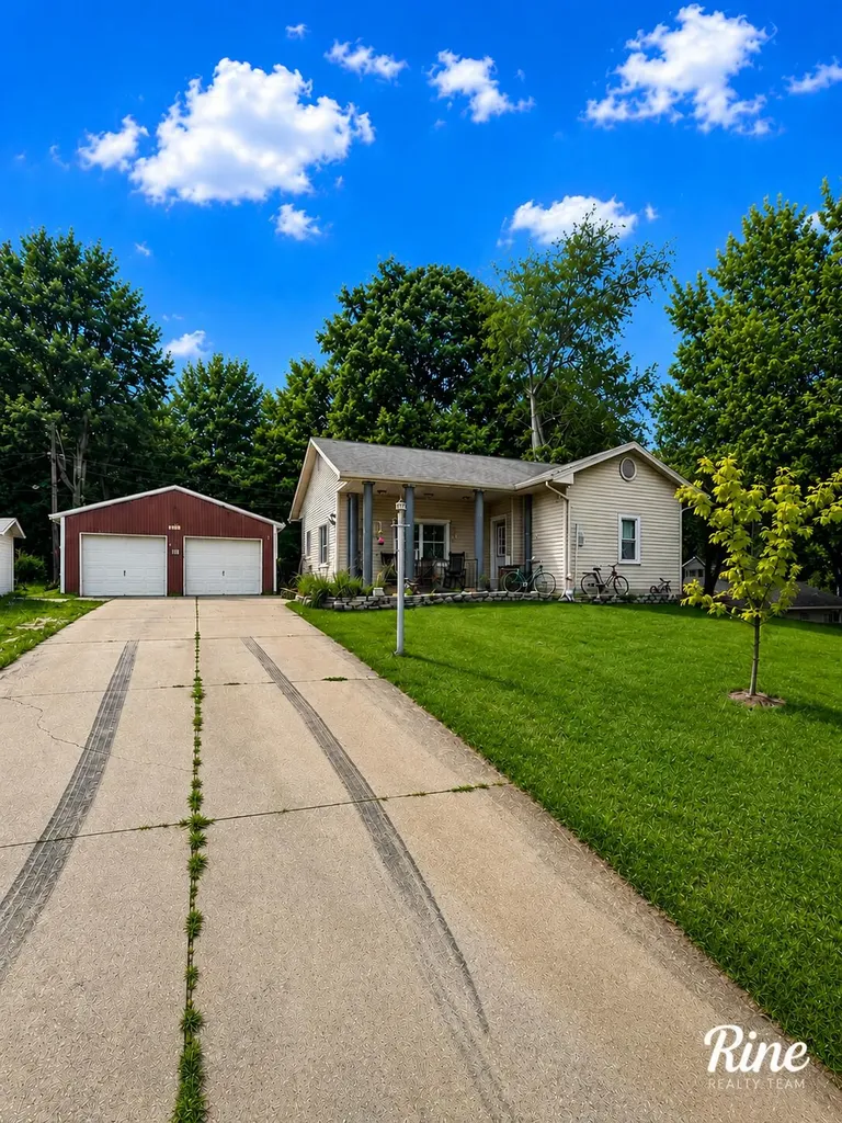 18 Grand Avenue Niles City MI 49120