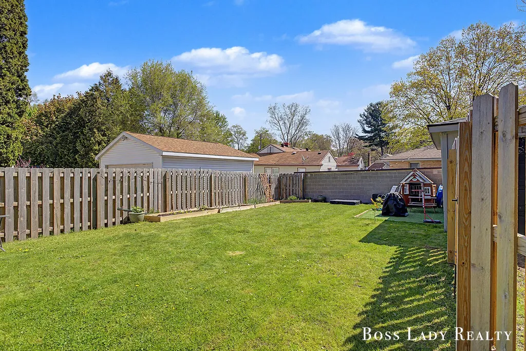 1512 Rossman Avenue SE Grand Rapids City MI 49507