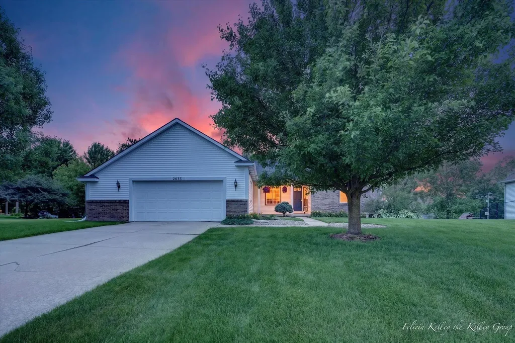 2033 Orchard Ridge Drive NW Walker City MI 49534
