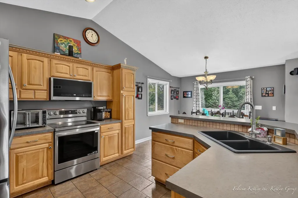 2033 Orchard Ridge Drive NW Walker City MI 49534