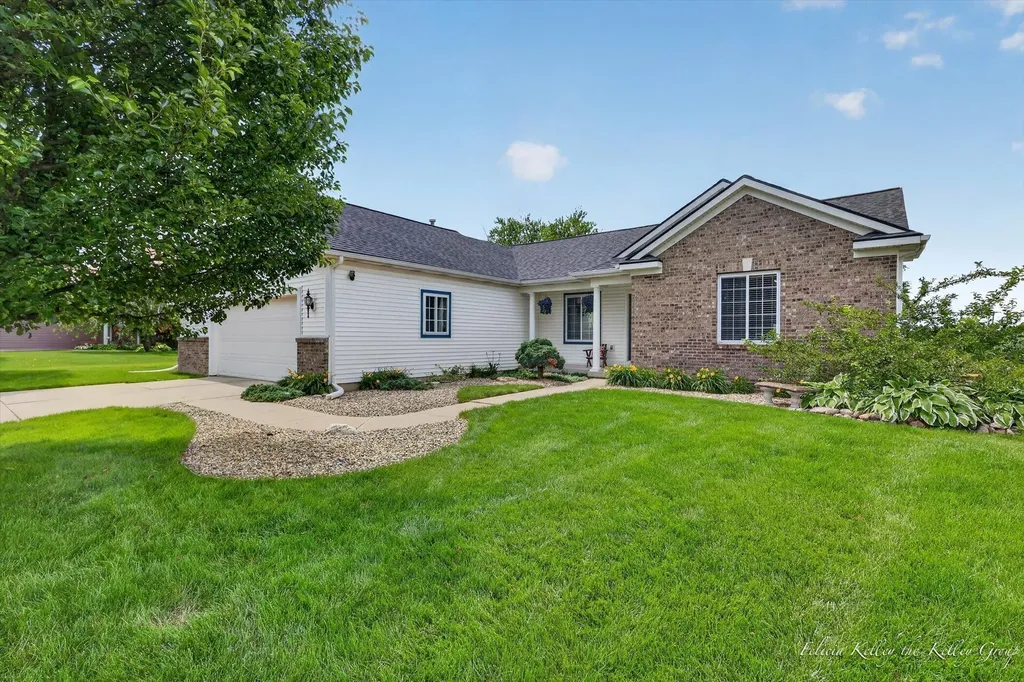 2033 Orchard Ridge Drive NW Walker City MI 49534