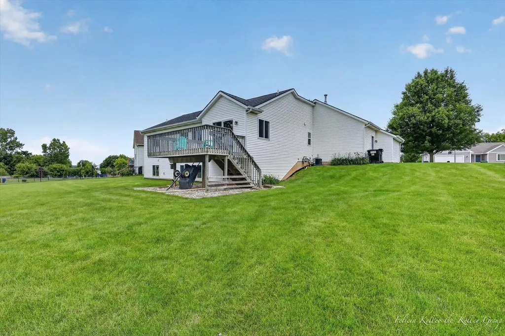 2033 Orchard Ridge Drive NW Walker City MI 49534