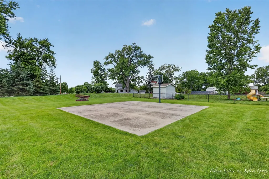 2033 Orchard Ridge Drive NW Walker City MI 49534