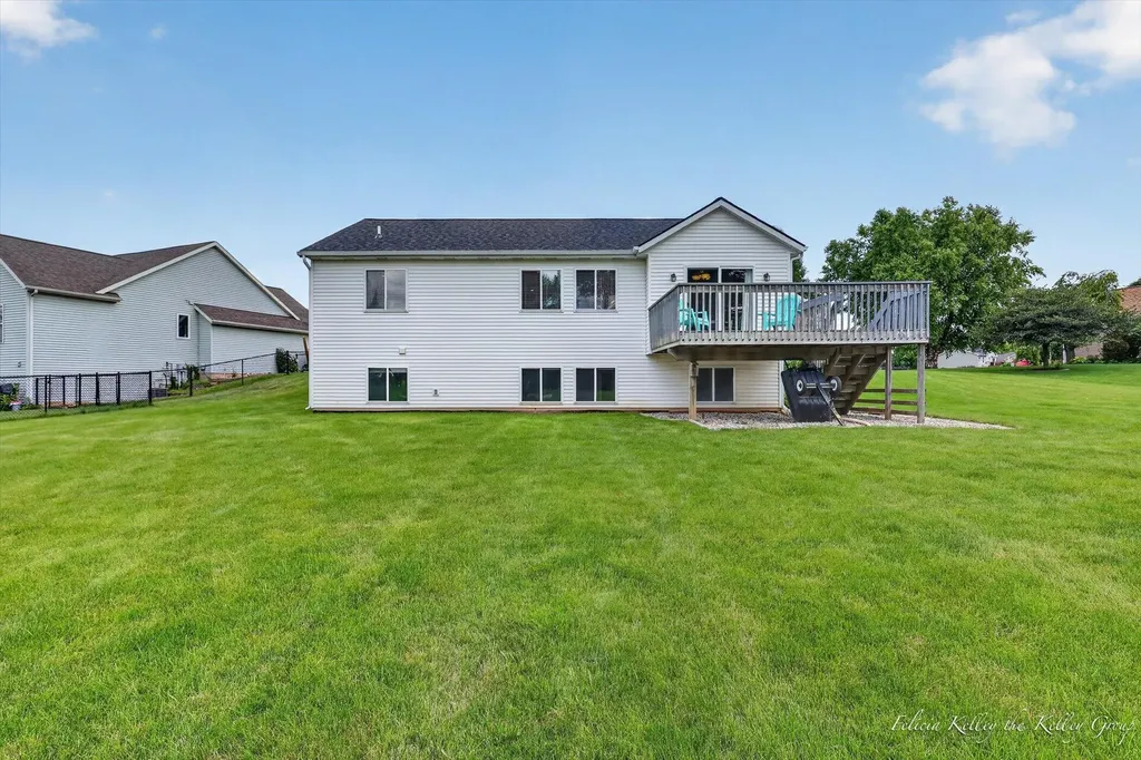 2033 Orchard Ridge Drive NW Walker City MI 49534