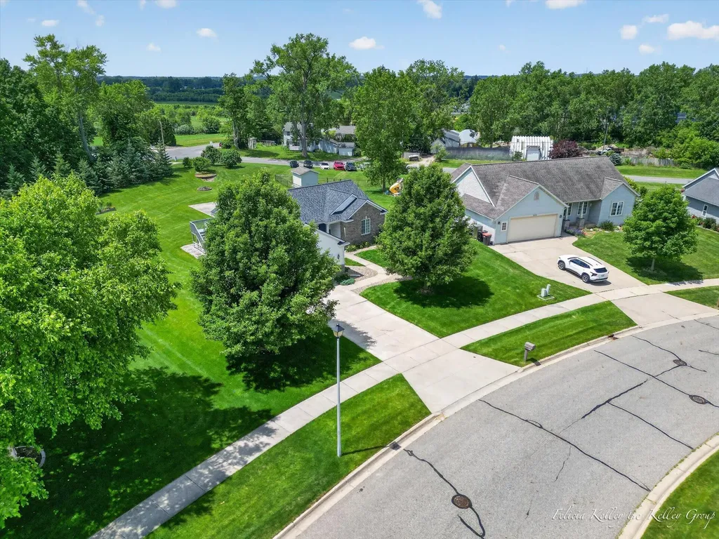 2033 Orchard Ridge Drive NW Walker City MI 49534