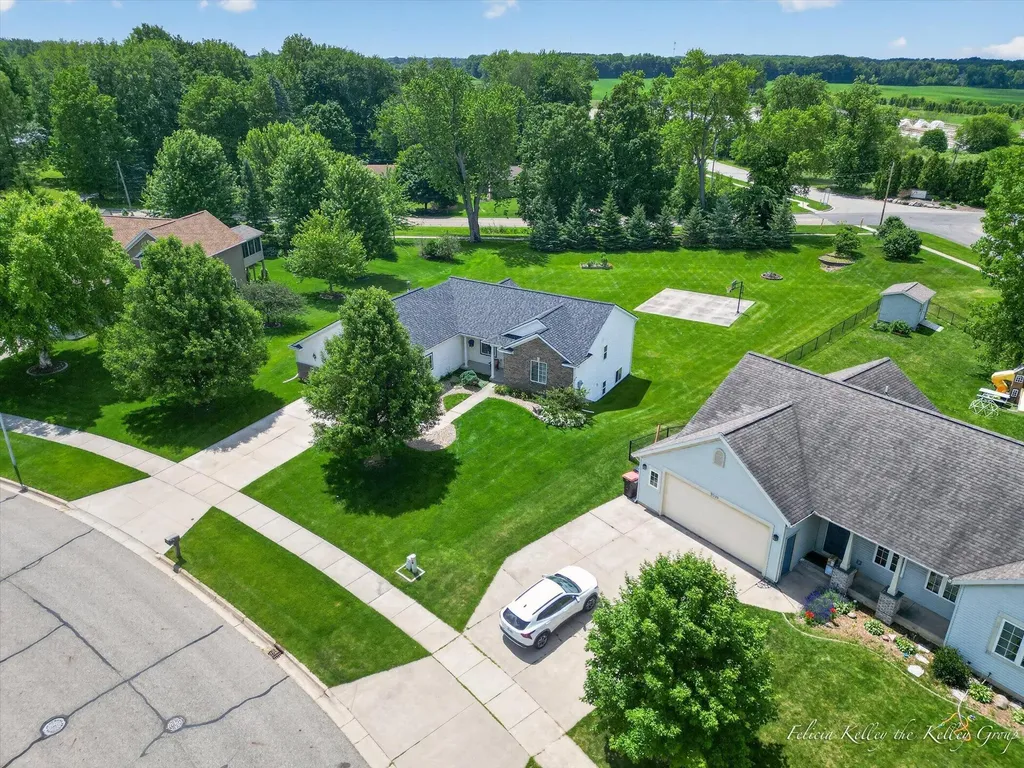 2033 Orchard Ridge Drive NW Walker City MI 49534