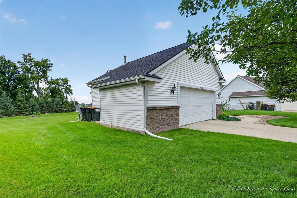 2033 Orchard Ridge Drive NW Walker City MI 49534