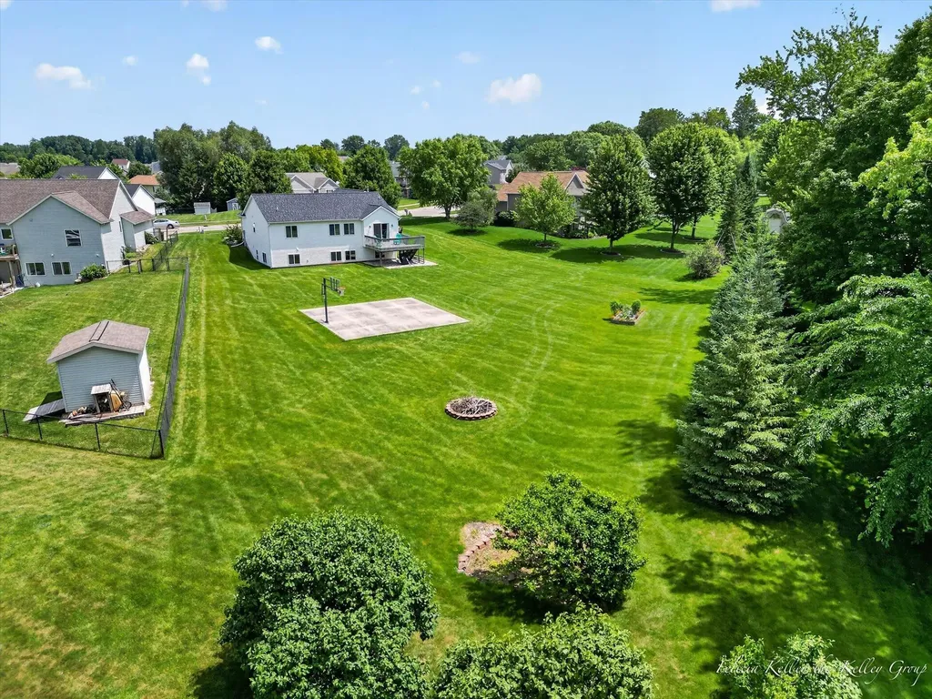 2033 Orchard Ridge Drive NW Walker City MI 49534