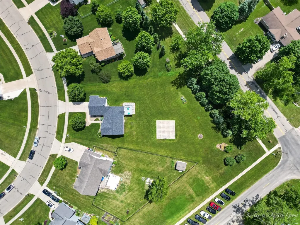 2033 Orchard Ridge Drive NW Walker City MI 49534