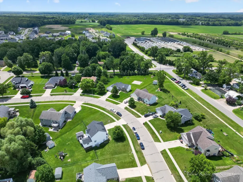 2033 Orchard Ridge Drive NW Walker City MI 49534