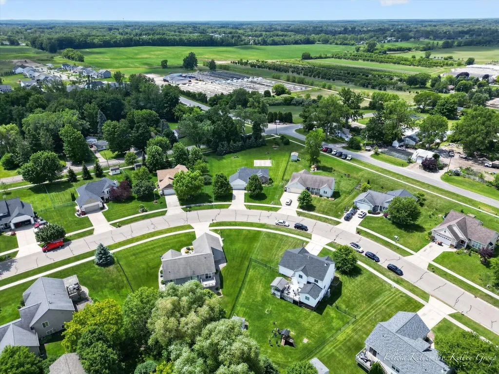2033 Orchard Ridge Drive NW Walker City MI 49534