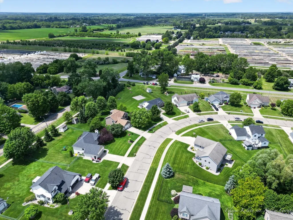 2033 Orchard Ridge Drive NW Walker City MI 49534