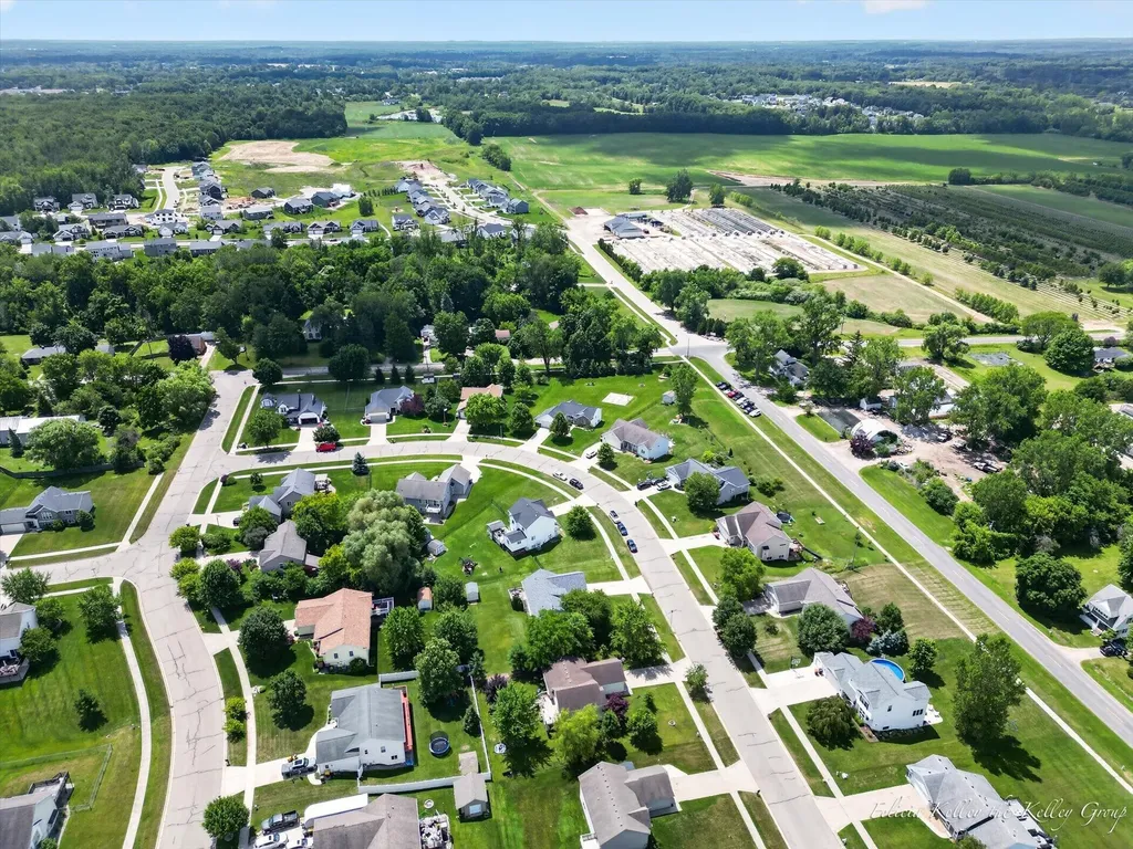 2033 Orchard Ridge Drive NW Walker City MI 49534