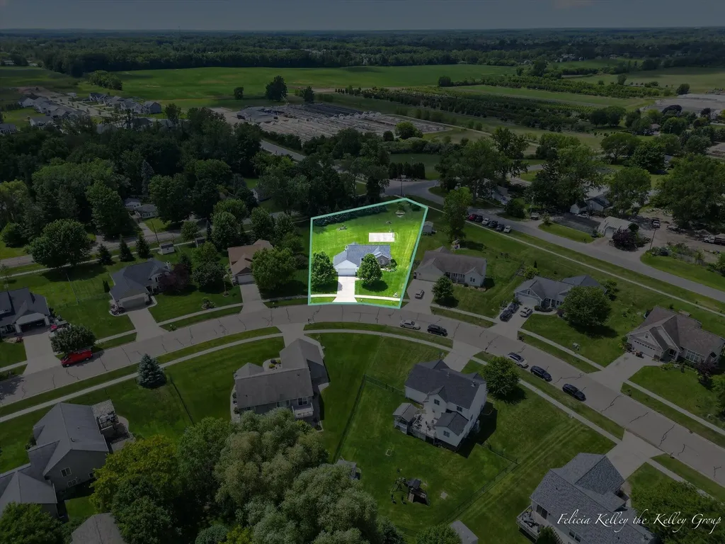 2033 Orchard Ridge Drive NW Walker City MI 49534