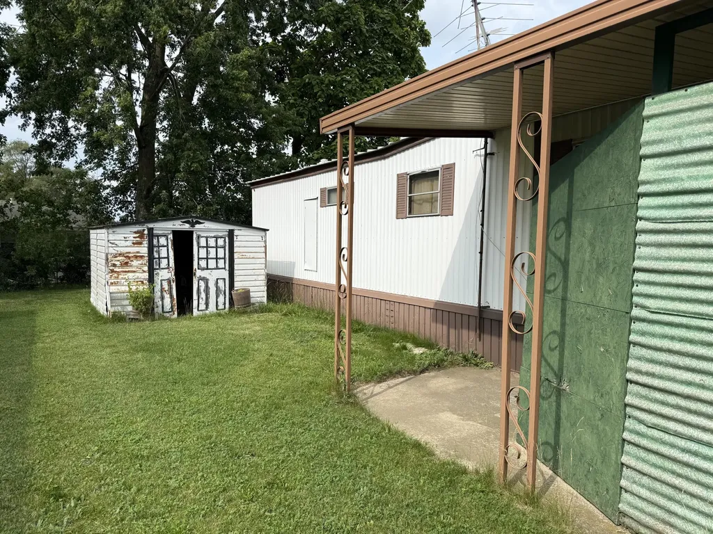 45 Pinegate Street SW Kentwood City MI 49548
