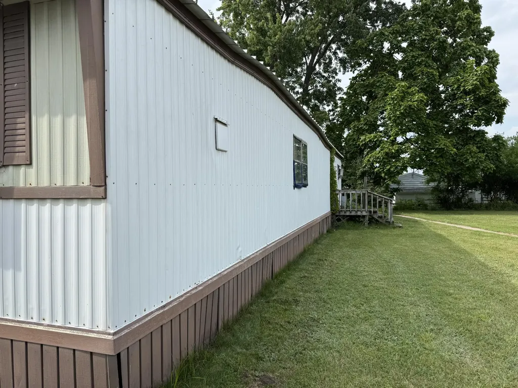 45 Pinegate Street SW Kentwood City MI 49548
