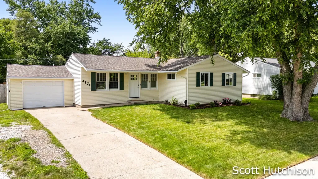 4171 Miramar Avenue NE Plainfield Charter Township MI 49525