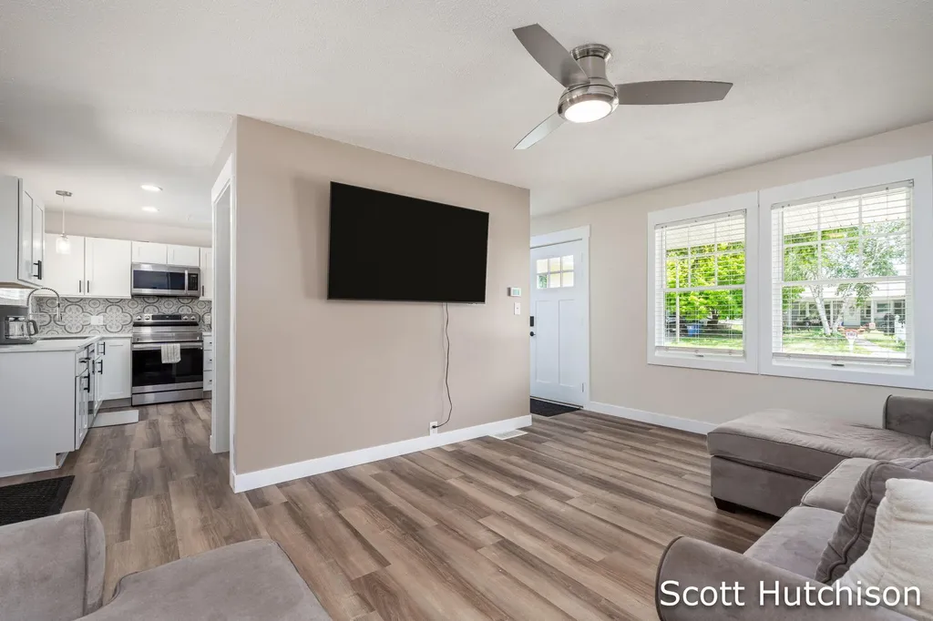 4171 Miramar Avenue NE Plainfield Charter Township MI 49525