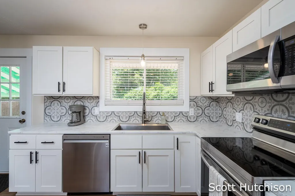 4171 Miramar Avenue NE Plainfield Charter Township MI 49525