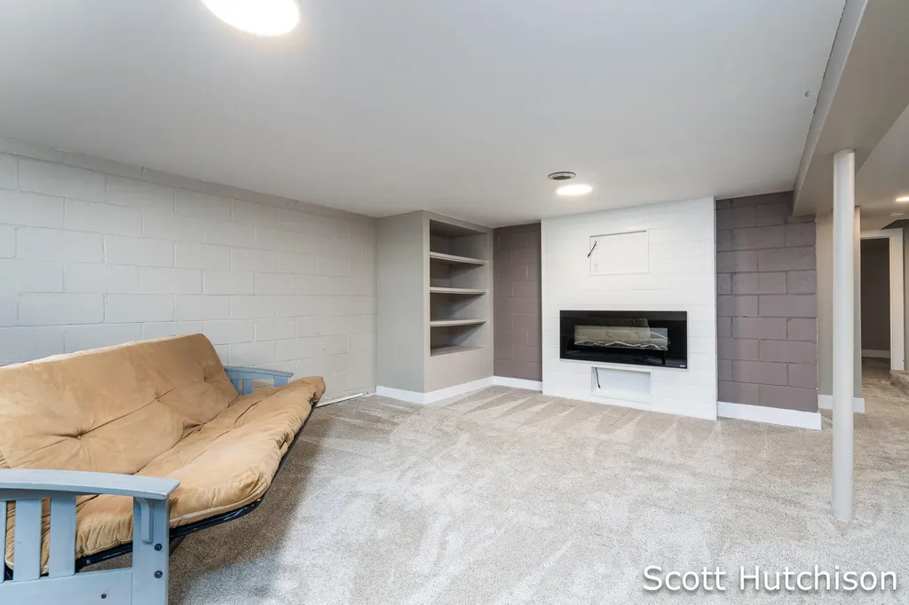 4171 Miramar Avenue NE Plainfield Charter Township MI 49525
