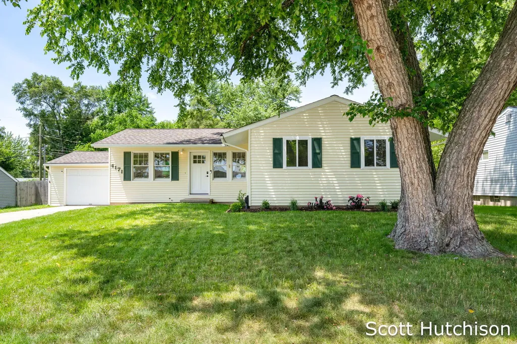 4171 Miramar Avenue NE Plainfield Charter Township MI 49525