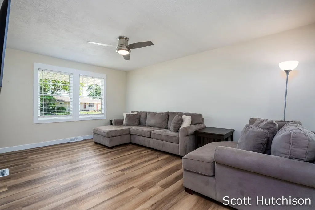 4171 Miramar Avenue NE Plainfield Charter Township MI 49525
