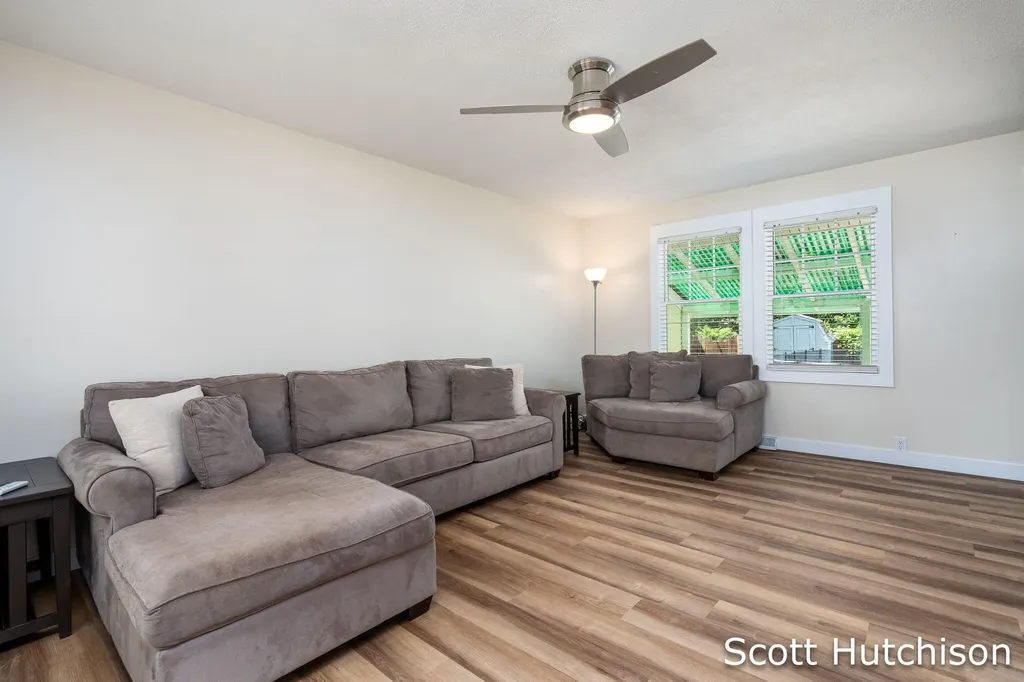 4171 Miramar Avenue NE Plainfield Charter Township MI 49525