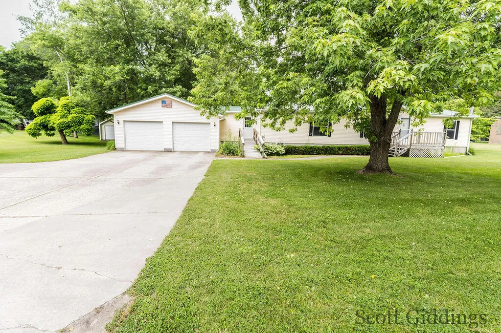 206 E 1st Street Stanton City MI 48888
