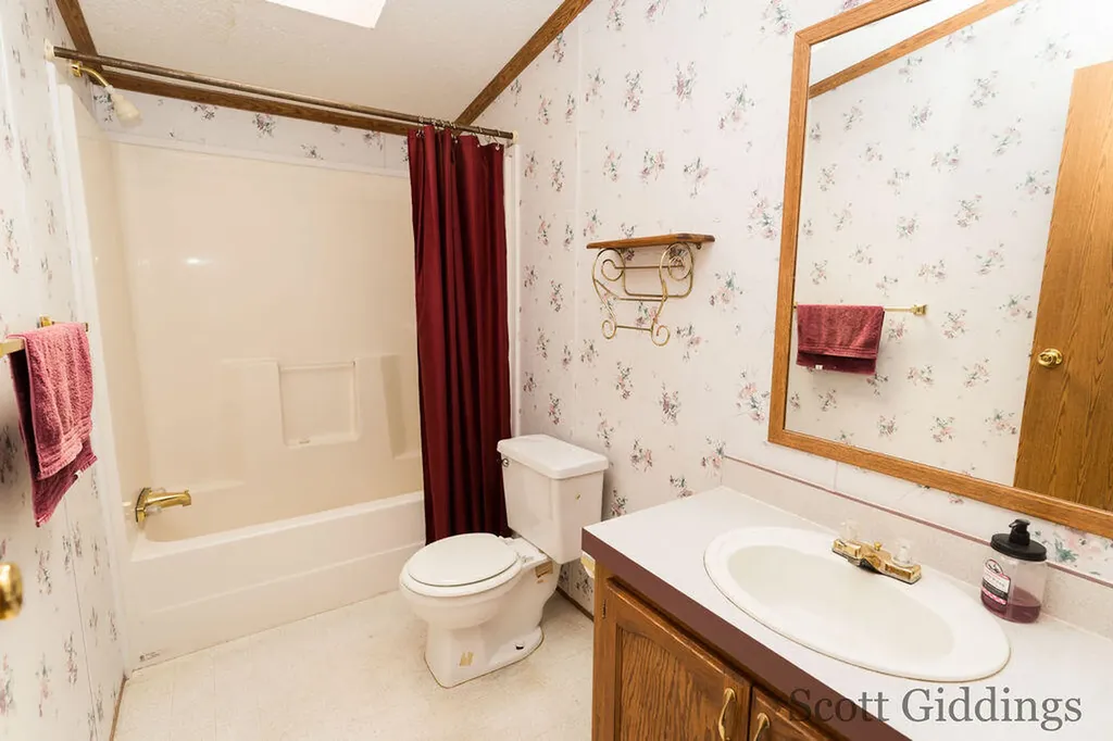 206 E 1st Street Stanton City MI 48888
