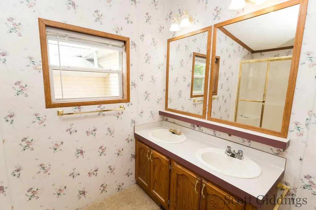 206 E 1st Street Stanton City MI 48888