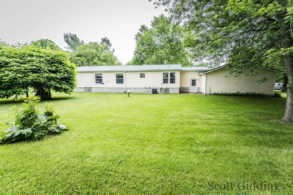 206 E 1st Street Stanton City MI 48888