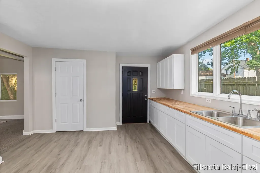 1115 Baxter Street SE Grand Rapids City MI 49507